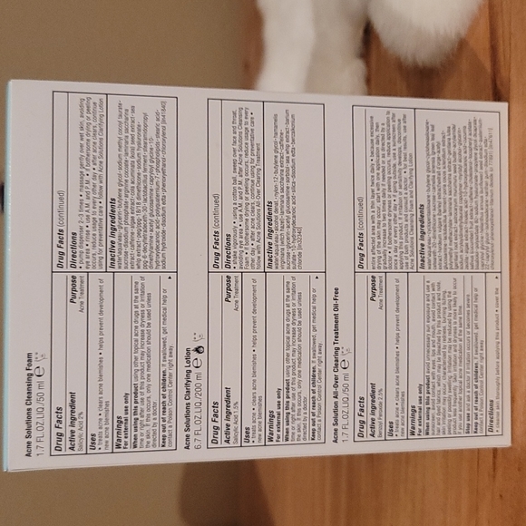 Clinique - Picture 3 of 6